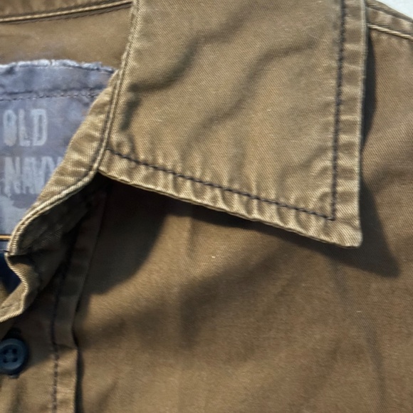 Old Navy Classic Fit Everyday Shirt - Picture 4 of 5